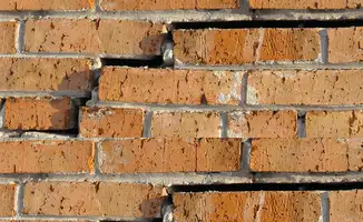 Brick wall with serious structural damage in Jersey City, NJ